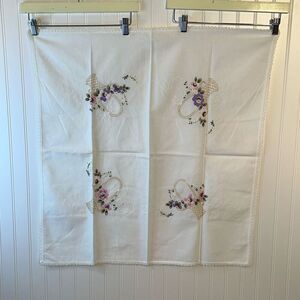 Vintage Linen 29” x 29” Table Covering Granny Embroidery Floral Cottage Core